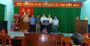 Nhóm giúp đỡ Huyện Tây Hòa trao tặng máy tính tại Thôn Xuân Thạnh 2 thực hiện tốt Mô hình "Cơ quan, đơn vị giúp đỡ xã, thôn khó khăn; cán bộ, đảng viên, công chức, viên chức giúp đỡ hộ nghèo"